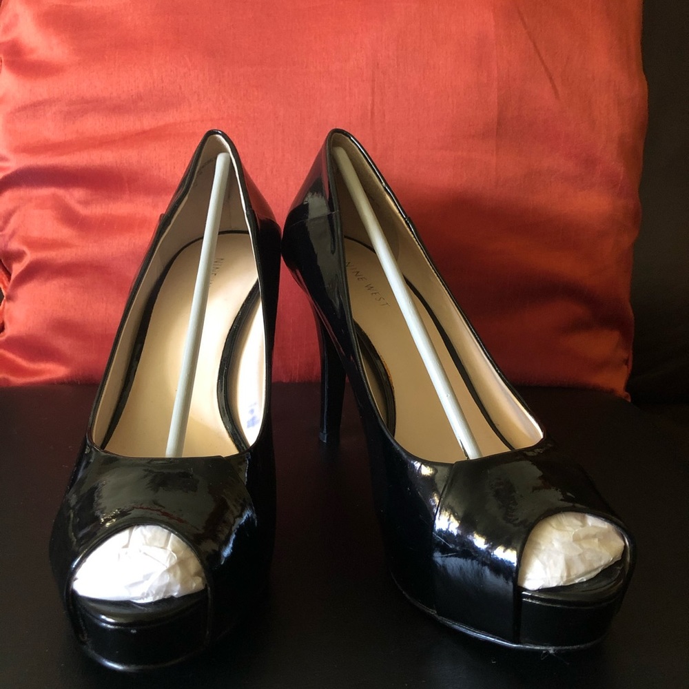 Nine West Black open toe platform shoes size 10
